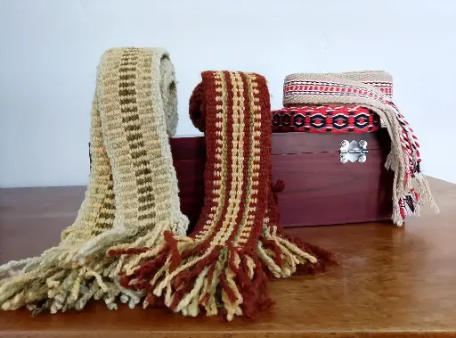 [JCR 006] Chumbes  algodChumbes artesanales en lana de oveja – Cinturón decorativo tejido a mano