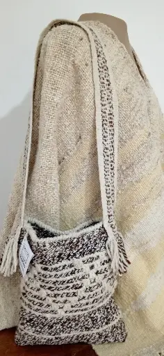 [JMC005] Mochila Muisca – Tejida en lana de oveja con símbolos ancestrales