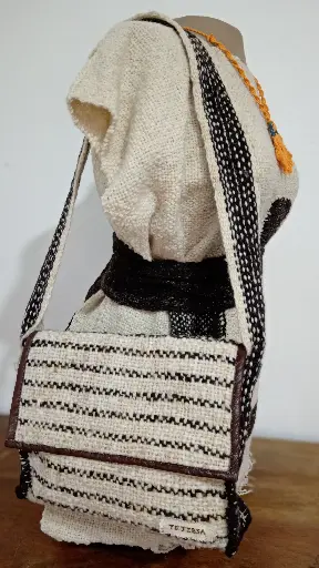 [VBF031] Bolso Raíz Natural – Tejido en telar con lana virgen