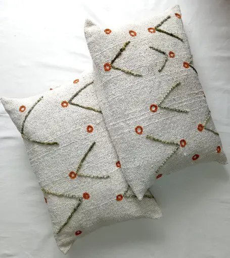 [YCB021] Cojines en lana de oveja bordados a mano – Diseño artesanal (Precio Por Unidad)